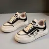 Zapatillas blancas para mujer 2024 verano nuevo malla transpirable versátiles casuales ligeras populares deportivas para mujer