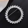 Broche de zircônia da moda temperamento de alta qualidade círculo corsage redondo pino de lapela para casaco terno anti-luz atacado de fábrica