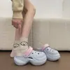 2026 Sapatos de Buraco EVA Verão Feminino Solado Grosso Uso Externo Novos Sandálias Fechadas de Alta Qualidade para Praia Resistentes ao Desgaste Respiráveis para Mulheres