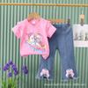 Nuevo Estilo Ropa de Verano para Niñas Ropa Infantil Dibujos Animados Patrón Lindo Camisa de Manga Corta + Jeans con Lazo Conjunto de Dos Piezas Venta al por Mayor