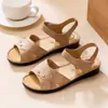 Sandálias da Mamãe para Mulheres, Verão, Sola Macia, Antiderrapante, Salto Anabela, Sapatos Confortáveis para Mulheres de Meia-Idade e Idosas, Novo Modelo 2026 com Strass para Uso ao Ar Livre