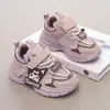 Tênis de algodão para meninas, novo estilo 2025, confortável e fresco, novos tênis infantis para crianças maiores, tênis estilo "dad shoes" de menina com desenho, estilo primavera