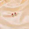 Pendientes de Gorro de Navidad Incrustados de Diamantes de Papá Noel Europeo y Americano Pintura al Óleo Roja Exquisitos Versátiles Dibujos Animados Pendientes de Atmósfera Festiva