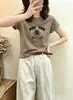 Camiseta de algodón acanalado con estampado de fuente física Shisanxing para mujer, directo de fábrica, top de manga corta ajustado, exclusivo de venta al por mayor de verano