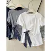 Camiseta de manga curta em seda com retalhos de designer plus size para mulheres, novo estilo de verão, solta e modeladora, peça de sobreposição da moda para senhoras plus size