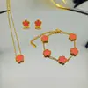 Pulsera de Acero de Titanio Trébol de la Suerte de Cinco Hojas de Tres Piezas Transfronteriza con un Toque de Alta Gama, Joyería Popular de Acero Inoxidable para Mujer del Fabricante