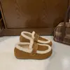 Novos sapatos femininos de sola macia e pelúcia, botas de neve estilo Birkenstock, sapatos quentinhos de inverno com forro de fleece, mocassins versáteis, sapatos de algodão