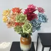 Rosa artificial de 3 cabezas con borde rizado, arreglo floral de decoración de boda en relieve estilo europeo, rosa de esquina texturizada