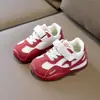 Zapatos Deportivos Infantiles 2026 Estilo Otoño Superficie de Cuero Niños Casuales Zapatos Forrest Gump Zapatos Niñas Zapatos de Tabla Zapatos para Caminar Bebé En Stock