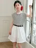 Conjunto de Colete Listrado e Shorts para Meninas de Verão Novo Roupa Infantil Meninas Shorts Brancos Sem Mangas Conjunto de Duas Peças Tendência