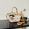 2026 Bolso de Hombro Ligero y Exquisito con Estampado Retro Nuevo, Bolso de Mano de Textura Simple Estilo Perezoso, Bolso Cruzado Francés