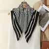 Bufanda de Seda Estilo Cochecito 2025 Nuevo Estilo Bufanda de Terciopelo Versátil Moda Retro Bufanda Cuadrada Suave de Algodón Lino