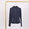 Jaqueta LULU DF com gola alta, zíperes duplos dourados e logo, em estoque para entrega imediata, adequada para esportes, fitness e moda