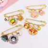 Broche de Dibujos Animados Lindo Creativo Winnie the Pooh Kurome Pin Hellokitty Exquisito Nicho Metal Goteo de Aceite