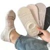 Meias Invisíveis Esportivas de Tênis Antiderrapantes Florais Brancas Doces Vazadas em Formato de Coração para Primavera e Verão Femininas