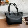 Bolso de Hombro Transfronterizo Moderno y Único, Bolso Tote Simple de Color Sólido de Nicho con Superficie Suave Estilosa, Bolso de Mano Modelo Nuevo 2026