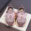Zapatos de papá transpirables de suela blanda estilo coreano para niños, nuevos zapatos deportivos casuales de otoño para niños, zapatillas de correr ligeras de moda para niñas