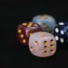Dados de resina al por mayor de 15-16 mm, dados redondos coloridos para juegos de mesa, bares, juegos de entretenimiento KTV