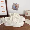 Zapatillas de Malla Transpirables de Verano para Mujer 2026 Nuevos Zapatos Blancos Versátiles de Suela Gruesa Estilo Coreano Casual para Estudiantes