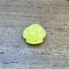 Colgante de Cera de Abeja de Segunda Generación Pequeños Accesorios DIY Hecho a Mano Resina Flor de Loto Gota Cadena de Cuentas de Calabaza Pulsera Hebilla Segura Colgante