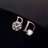 Pendientes de botón de perla de plata de ley 925, Versátiles y elegantes, Pendientes nuevos de moda para mujer, Pendientes de botón al por mayor que son suaves para los lóbulos de las orejas