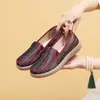Zapatos Nuevos de Mujer Primavera 2026 Zapatos de Tela Old Beijing Suela Suave Cómoda Slip-On Ligeros Antideslizantes Zapatos para Mamá