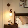 Luminária de Parede Francesa Estilo Vintage Madeira Maciça Esfera de Vidro Branco Leite Fonte de Luz B&B Sala de Estar Parede de Fundo Forma Artística Luminária de Parede