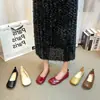 Sapatos baixos retrô de sola macia estilo casco de porco para mulheres, coleção primavera-verão 2026, bico redondo estilo festa, mocassins baixos para gestantes