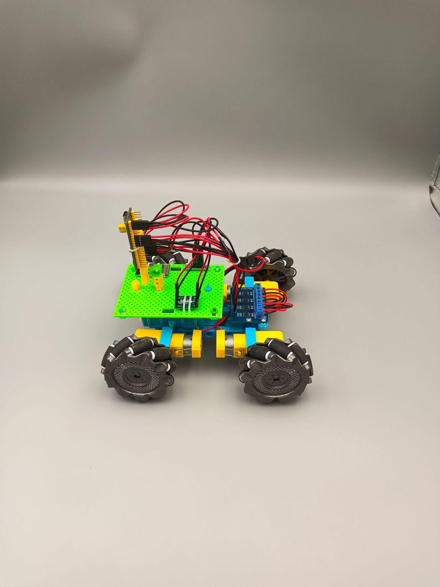 STM32连杆麦轮车组装图