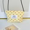 Nova Bolsa Forro Flor Plissada da Moda, Doce e Portátil Bolsa de Armazenamento de Produtos para Cuidados com a Pele para Viagem, Bolsa Clutch para Batom para Meninas