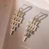 Pendientes Cruzados Europeos y Americanos de Aleación Perla Geométricos Metálicos Pendientes de Temperamento Femenino Diseño de Nicho Pendientes Versátiles para Mujer