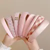 Faixa de Cabeça com Coroa Alta para Mulheres, Novo Estilo com Toque de Luxo, Faixa de Cabelo Larga Versátil para Sair, Acessório de Cabelo para Lavar o Rosto