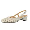 Sandalias de estilo coreano de nicho de una sola tira y punta cerrada para mujer, con recortes tejidos sin talón, color blanco roto, tacón grueso, piel suave, zapatos de verano