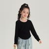 Camiseta Sencilla de Color Puro con Cuello Redondo para Niñas, Manga Larga, Moda Nueva 2025, Dobladillo Asimétrico, Cuello en U, Camiseta Base para Niñas