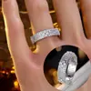 Anillo de Flor con Circonita Completa, Lujo Ligero, Nicho, Gama Alta, Súper Brillante, Elegante, Versátil, Joyería de Mano de Trébol de Cuatro Hojas para Mujer