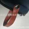 Fabricantes producen asa de cuero PU con caja de regalo de audio a medias, bolsa con correa de brazo de cuero a medias, correa de asa de cuero portátil