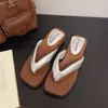 Chanclas Estilo Nuevo 2026 con Suelas Gruesas para Mujer, Adecuadas para Usar en Verano, Sandalias de Playa con Tacón de Cuña