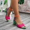 Sandalias de moda de punta redonda y abierta al por mayor, nuevo estilo de verano 2026 que aumenta la altura con una sola tira, de moda para uso en exteriores, tacón grueso, elegantes y ligeras