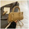 Bolsa de Mão Retrô Popular Feminina 2025 Novo Estilo Bolsa de Ombro Único Axilar Versátil Fashionable High-End Transversal