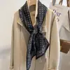 Corea del Sur Nuevo Estilo Francés Blanco y Negro Punto de Ola Bufanda de Cuello Imitación Seda Lana Bufanda Larga Versátil Artística de Moda Producto Único