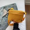 Bolsa de Tecido Casual Estilo Literário Ins para Mulheres Verão 2025 Nova Tendência Versátil Estilo Estrangeiro Bolsa Transversal Bolsa Quadrada de Bolinho para o Trabalho