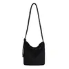 Bolso cruzado de gamuza retro versátil, simple y elegante, adecuado para ir al trabajo, estilo bolso cubo, moda coreana, bolso de axila de moda