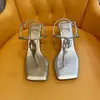 Sandalias Chanclas Minimalistas Doradas y Plateadas Estilo Francés con Pedrería, Punta Cuadrada y Tacón Medio, con Tira en T y Diseño de Tira de Dedo para Mujer en Verano