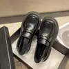Mocasines de mujer estilo británico 2026, nuevos zapatos de cuero versátiles de charol retro francés, brillantes, con tacón grueso de suela gruesa, que aumentan la altura
