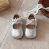 JQ Jingqi Sapatos Mary Jane Coração Infantil para Bebê Solado Macio Sapatos de Princesa Laço Pequeno Sapatos de Couro Bebê Antiderrapante Sapatos Individuais