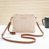Bolso Pequeño Cuadrado Tejido Literario Casual 2025 Bolso de Mujer Fresco y de Moda Bolso Pequeño de Mano con Cadena Bolso para Teléfono Móvil