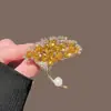 Broche Elegante de Folha de Ginkgo, Broche de Cristal Exquisito de Alta Qualidade para Mulheres, Acessório de Pino com Design de Nicho de Luxo Leve