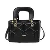 Bolsa de Mão Estilosa French Chic de Luxo Leve 2026 Tendência de Nicho Acolchoada com Diamantes Pequena Quadrada de Luxo Leve Bolsinha de Ombro Único Transversal da Moda
