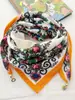 Bufanda Nueva de Algodón y Lino Cuadrada Pequeña para Mujer Otoño e Invierno, Moderna y Versátil, Bufanda Cálida, Hebilla Magnética, Procesamiento Decorativo y Personalización