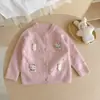 Jaqueta Feminina Outono 2026 Desenho Gatinho Doce Macio Tricô Bebê Cardigan Suéter Infantil Primavera Outono Atacado